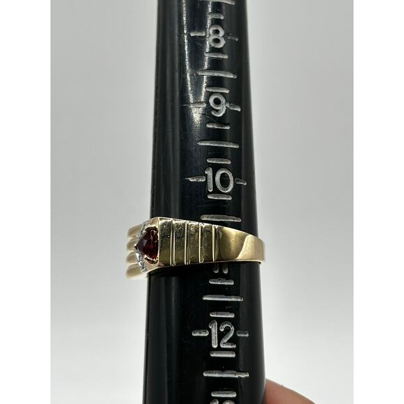 10K Yellow Gold Mens Ring with Diamond chips / Garnet Size 11 - Picture 5 of 5